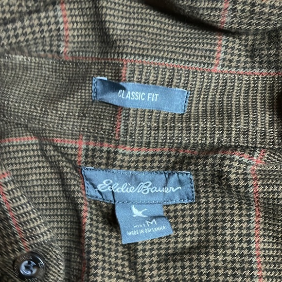 Men’s button up. Eddie Bauer. - Picture 3 of 4